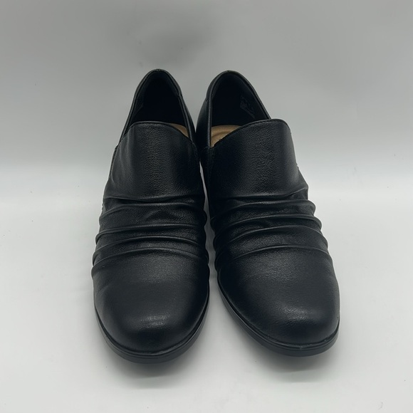 2522- Clarks Black Leather Slip-On Heeled Shoes Size 11 M NWT - Picture 4 of 11